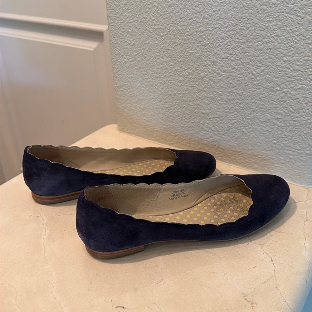 Navy Boden scalloped flats